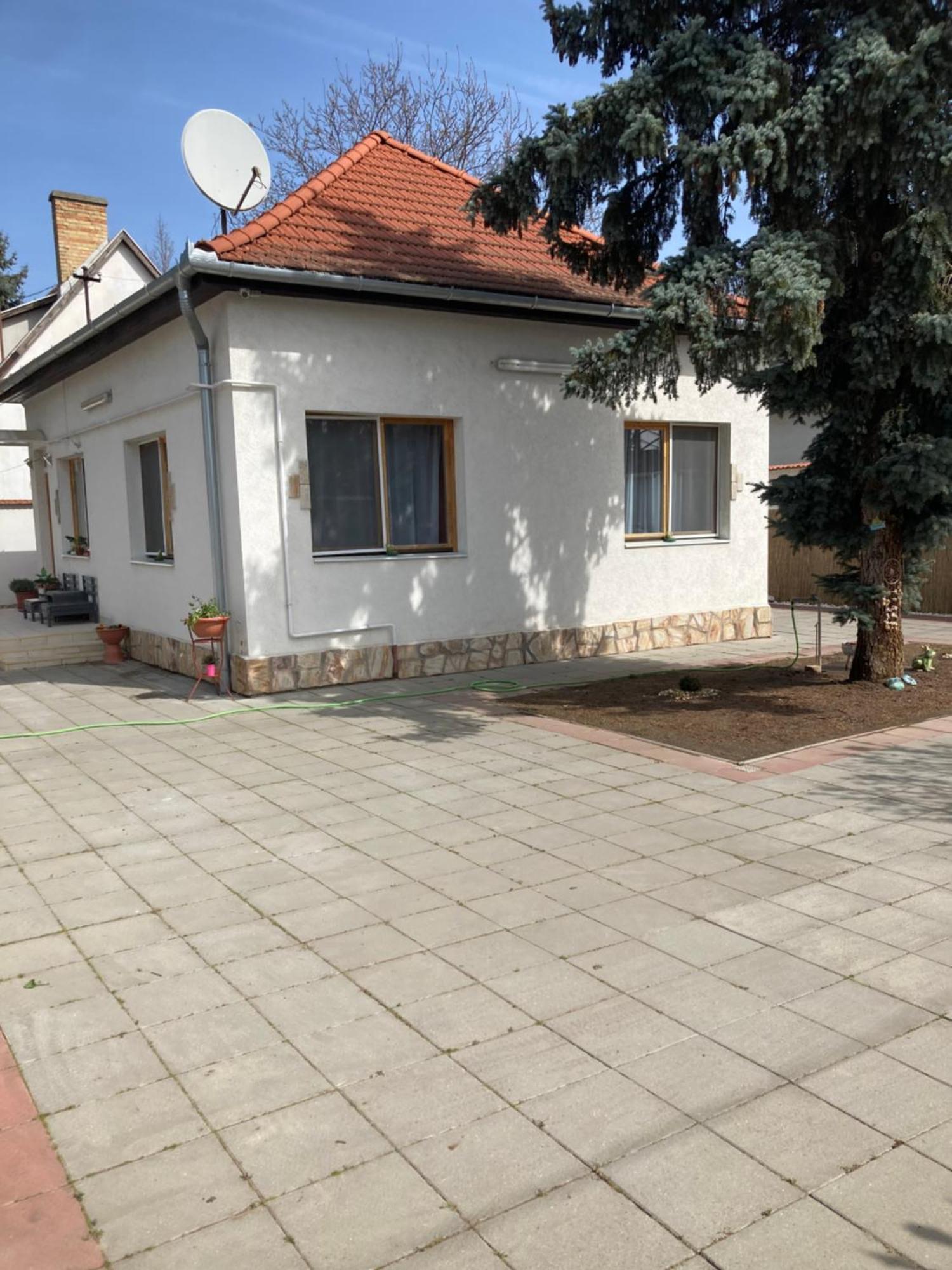 Tavaszpart Vendeghaz Apartment Szeged Exterior photo